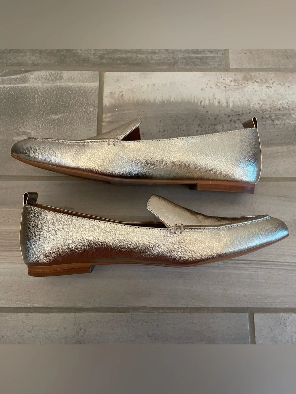 Chico's Metallic Gold Leather Pointed Toe Loafers Flat Shoes Women's Size 7.5